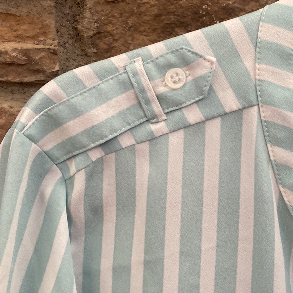 Calvin Klein mint green and white striped blouse. XL - Picture 4 of 10
